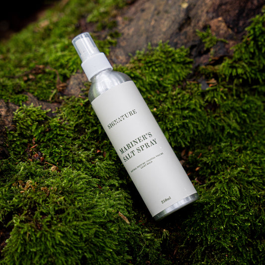 Salt spray on a green moss environment 